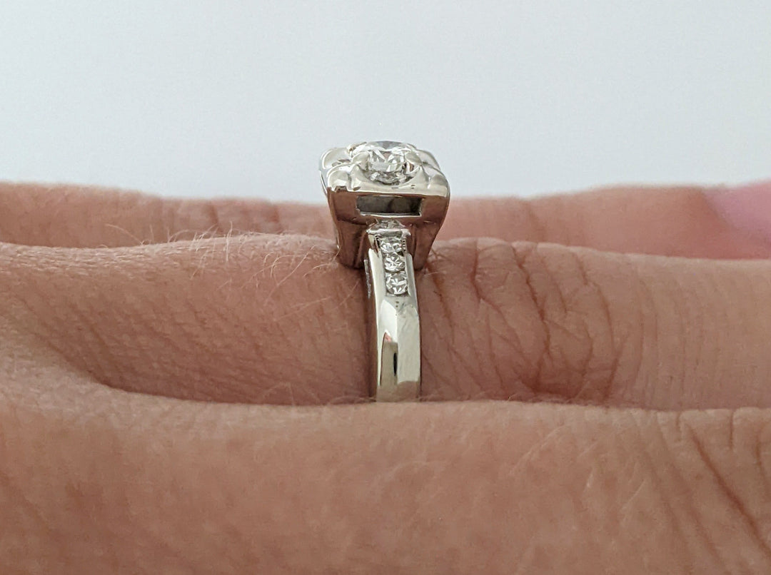 14K WHITE .21 CARAT TOTAL WEIGHT VS2-SI1 J DIAMOND ROUND (11) ESTATE ILLUSION RING 2.2 GRAMS