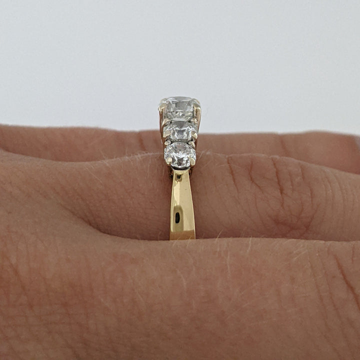 18K 1.95 CARAT TOTAL WEIGHT VVS2 F DIAMOND ROUND (5) ESTATE RING 4.9 GRAMS