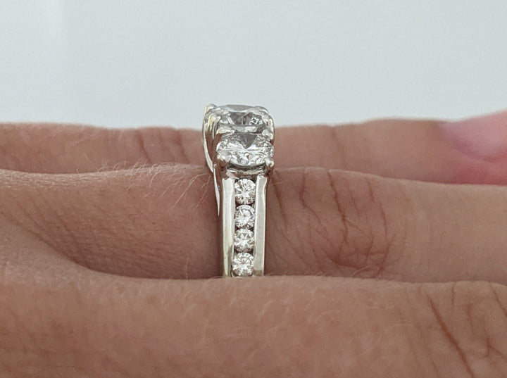 14K WHITE 1.56CTW I1 I DIAMOND ROUND (11) ESTATE TRINITY RING 4.5 GRAMS