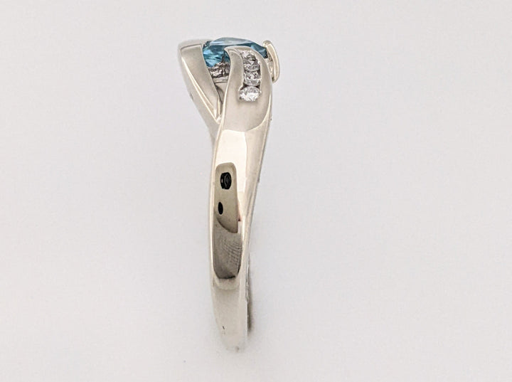 10K WHITE BLUE TOPAZ TRILLION 5MM WITH 4 DIAMONDS ESTATE RING 3.4 GRAMS