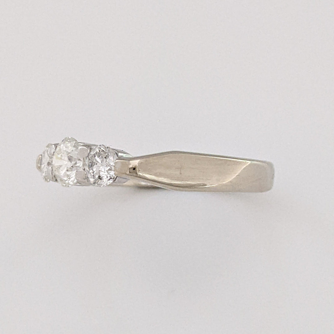 14K WHITE .47 CARAT TOTAL WEIGHT I1 I DIAMOND ROUND (3) ESTATE RING 2.7 GRAMS