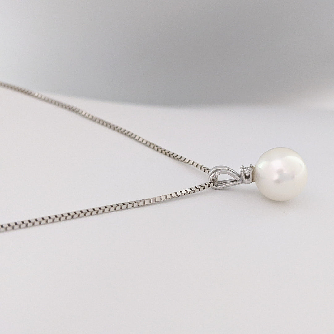 14K WHITE PEARL ROUND 7.5MM WITH MELEE ESTATE PENDANT & CHAIN 2.4 GRAMS