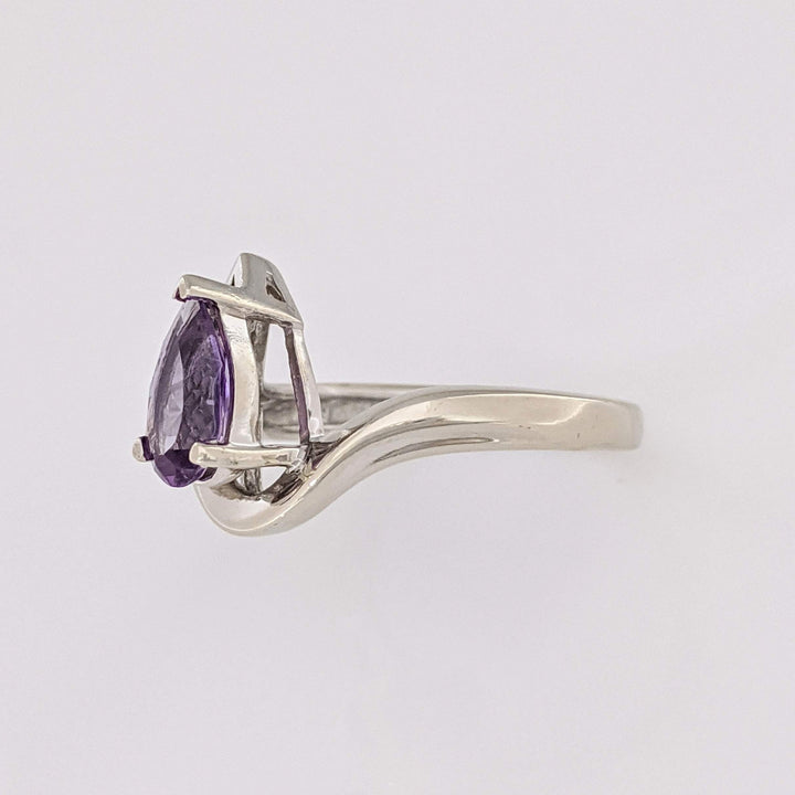 10K WHITE AMETHYST PEAR 6X9 WITH (3) MELEE ESTATE RING 3.1 GRAMS