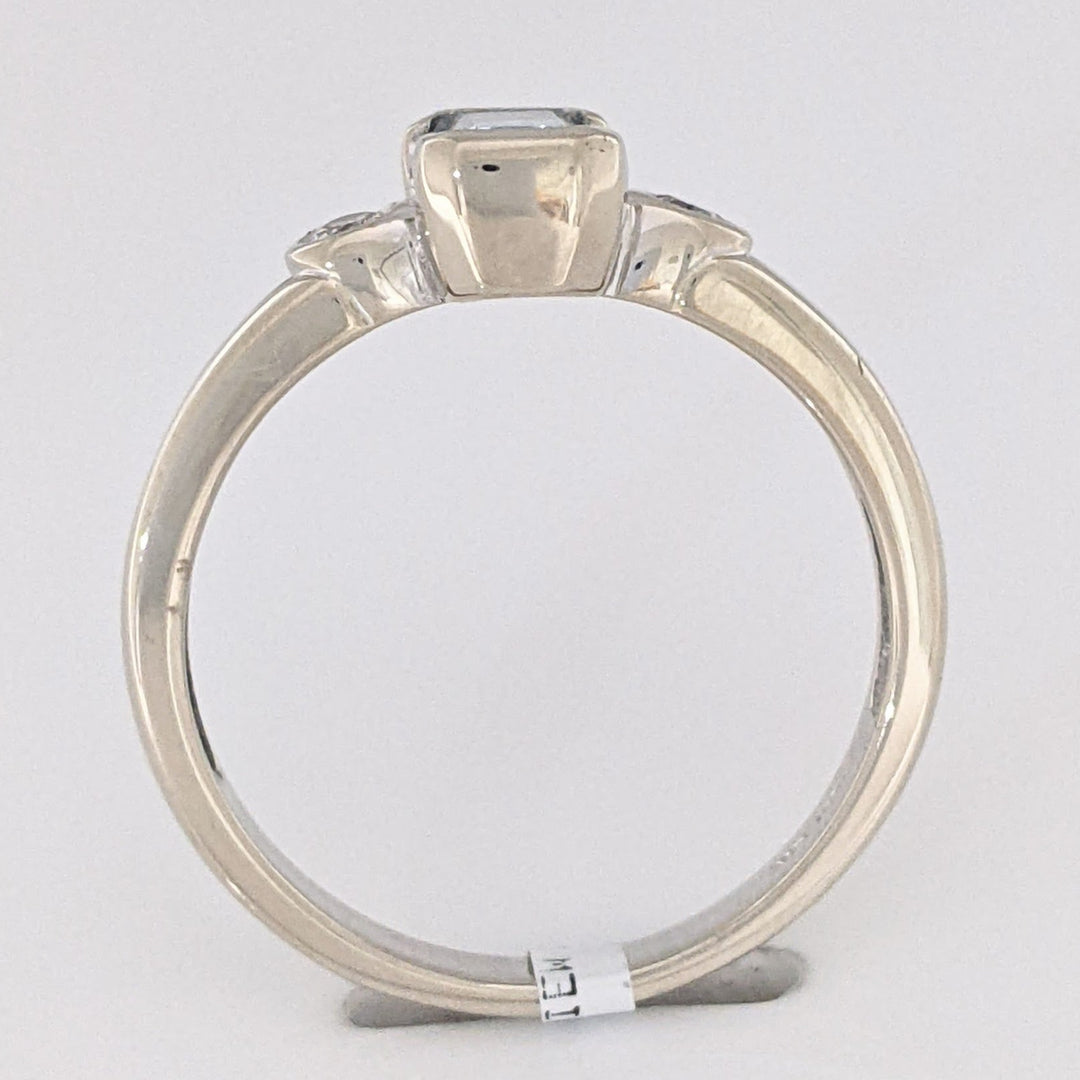 14K WHITE AQUAMARINE EMERALD CUT 4X6 HALF-BEZEL WITH .08 DIAMOND TOTAL WEIGHT (2) ROUND ESTATE RING 3.3 GRAMS