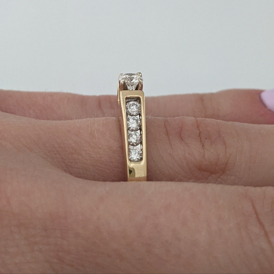 14K .63 CARAT TOTAL WEIGHT SI2 G DIAMOND ROUND (9) ESTATE RING 4.0 GRAMS