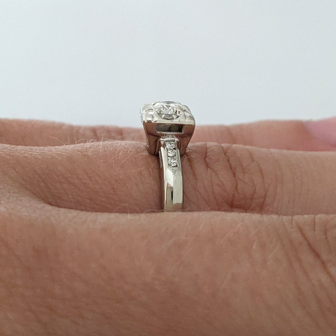 14K WHITE .21 CARAT TOTAL WEIGHT VS2-SI1 J DIAMOND ROUND (11) ESTATE ILLUSION RING 2.2 GRAMS
