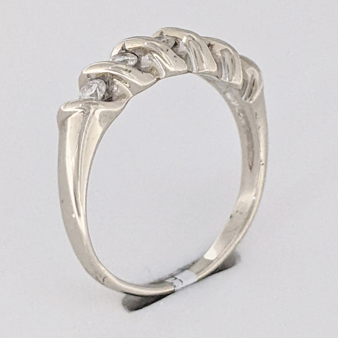 14K WHITE .20 CARAT TOTAL WEIGHT I1 I DIAMOND ROUND (5) SWIRL TOP ESTATE BAND 2.8 GRAMS