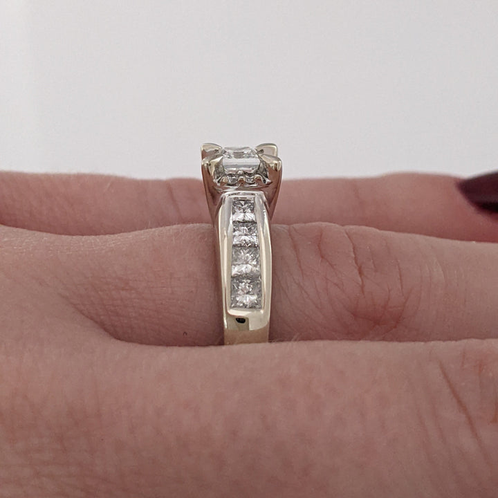 14K WHITE 1.17 CARAT TOTAL WEIGHT SI1 H DIAMOND PRINCESS CUT (9) ROUND (8) ESTATE RING 3.3 GRAMS