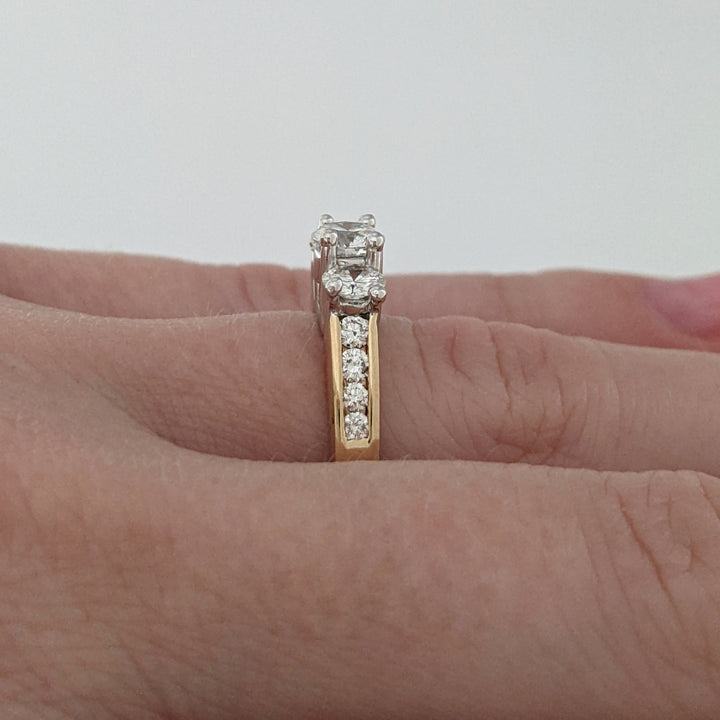 14K 1.02CTW I1 G DIAMOND ROUND (11) ESTATE TRINITY RING 3.5 GRAMS