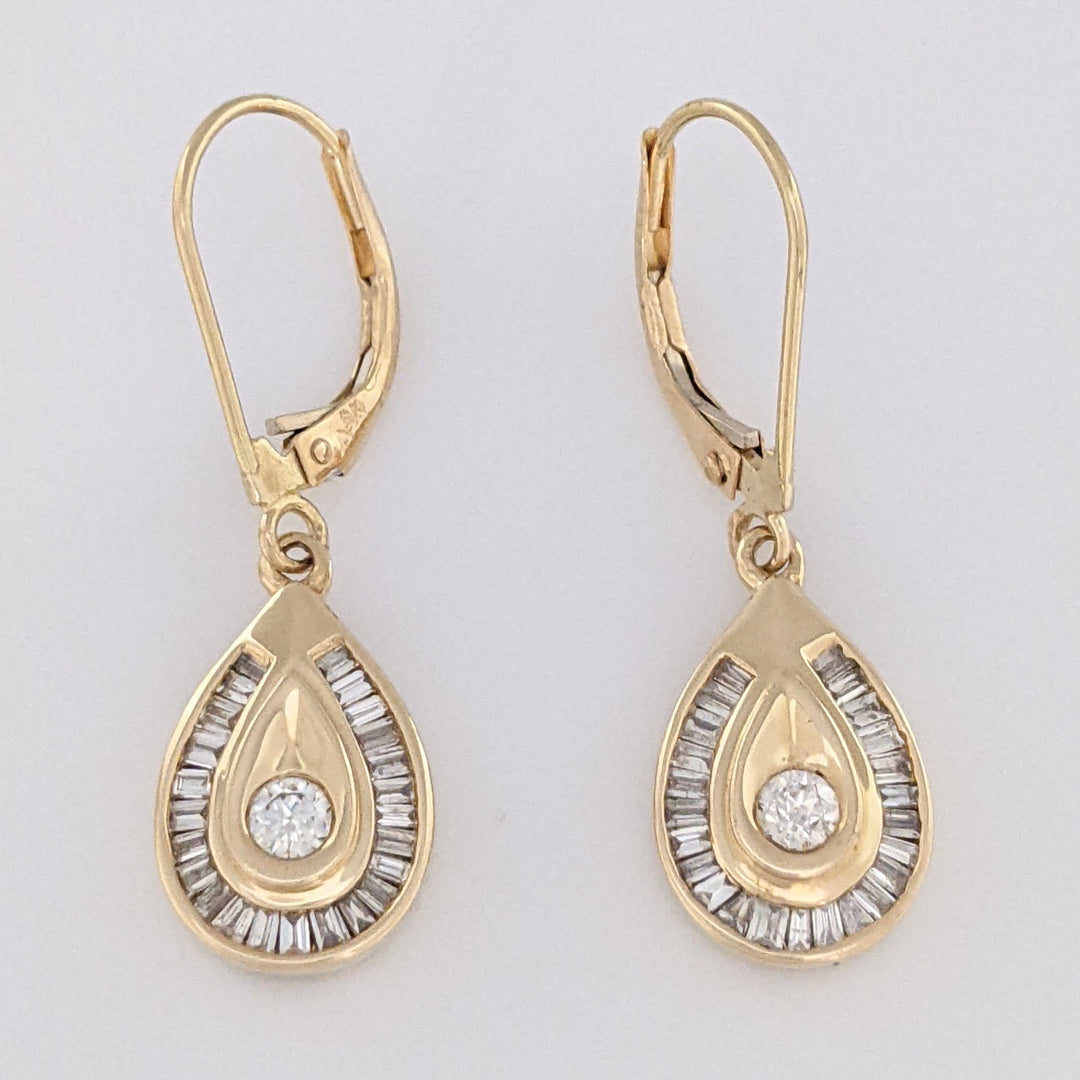 14K .62 CARAT TOTAL WEIGHT VS2 I DIAMOND ROUND (2) BAGUETTE (48) DANGLE ESTATE EARRINGS 3.7 GRAMS