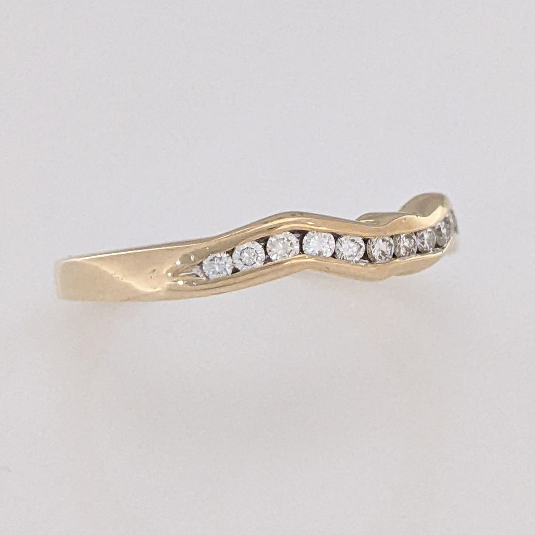 14K .15 CARAT TOTAL WEIGHT SI1 H DIAMOND ROUND (13) CURVED ESTATE CHANNEL BAND 3.0 GRAMS