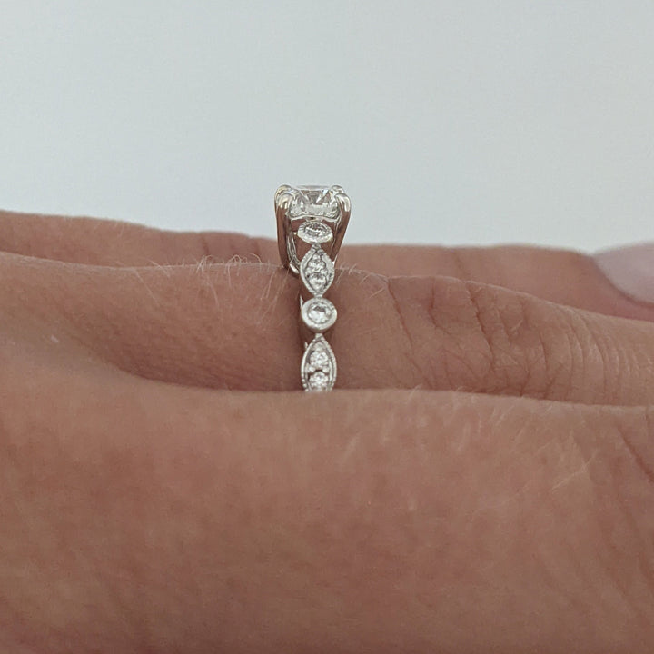 18K WHITE .55CTW VS2 F DIAMOND ROUND (19) ESTATE RING 3.6 GRAMS