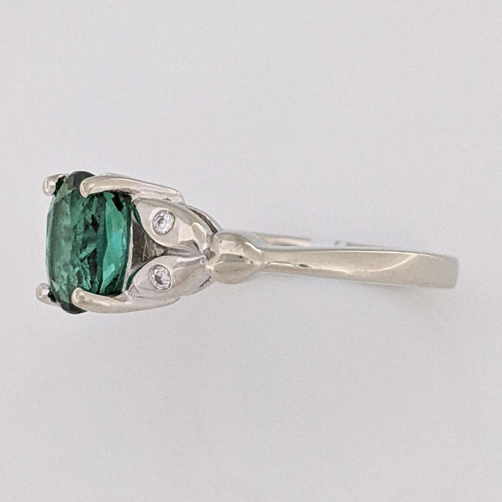 14K WHITE GREEN TOURMALINE OVAL 1.46 CARAT TOTAL WITH .04 DIAMOND TOTAL WEIGHT LEAF ESTATE RING 3.1 GRAMS