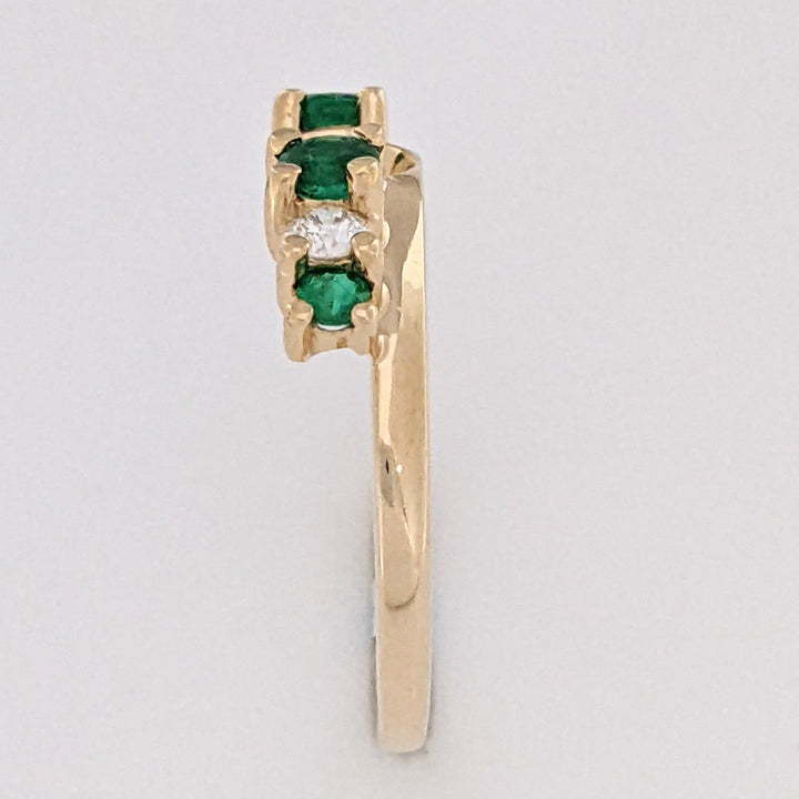 14K EMERALD ROUND 2-3MM (4) DIAMOND ROUND (2) .12 CARAT TOTAL WEIGHT ESTATE WRAP 2.6 GRAMS