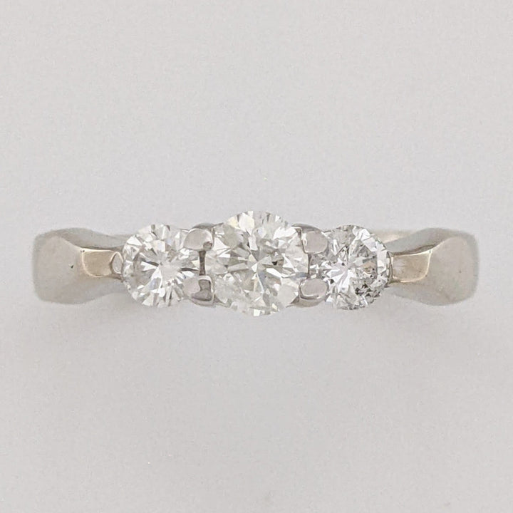 14K WHITE .47 CARAT TOTAL WEIGHT I1 I DIAMOND ROUND (3) ESTATE RING 2.7 GRAMS