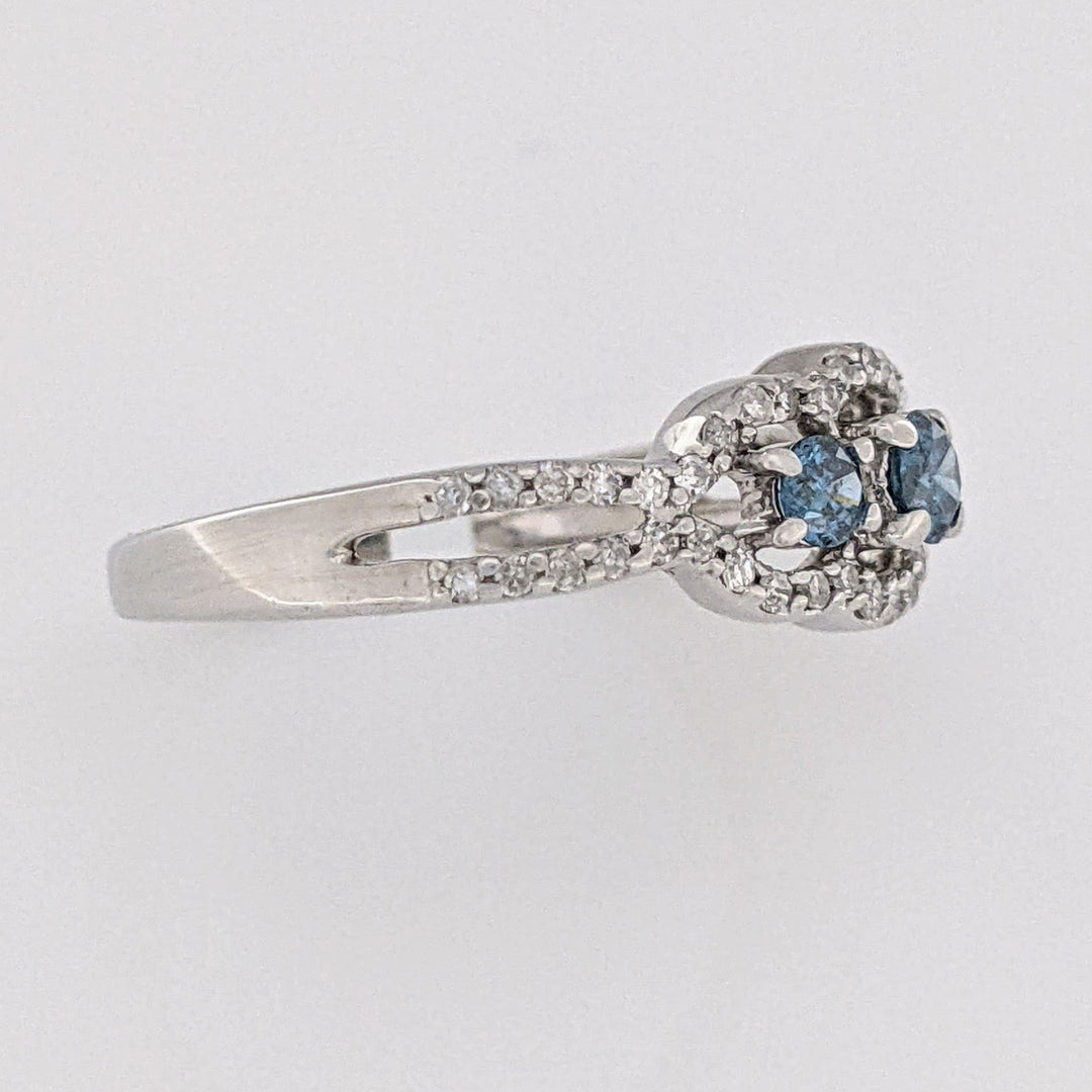 10K WHITE .51 CARAT TOTAL WEIGHT DIAMOND ROUND (3) BLUE WITH (46) WHITE ROUND ESTATE RING 2.3 GRAMS