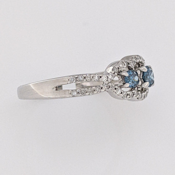 10K WHITE .51 CARAT TOTAL WEIGHT DIAMOND ROUND (3) BLUE WITH (46) WHITE ROUND ESTATE RING 2.3 GRAMS