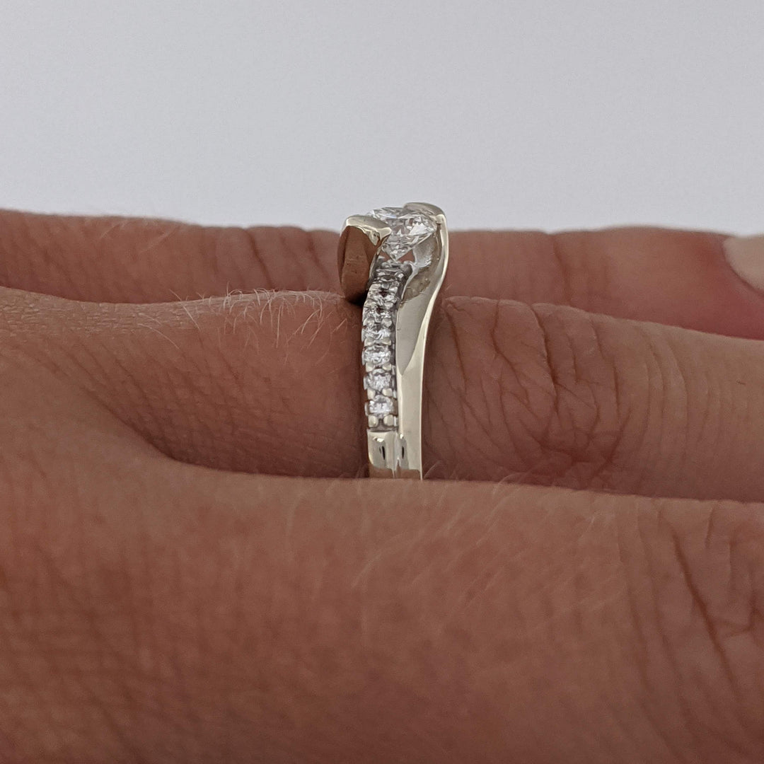 14K .48 CARAT TOTAL WEIGHT I1 H DIAMOND ROUND (16) BYPASS ESTATE RING 4.3 GRAMS