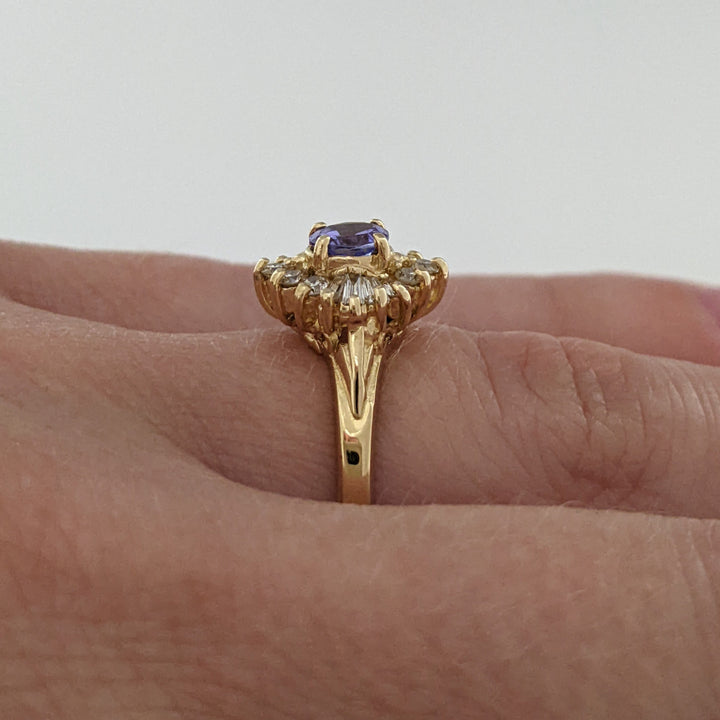 14K TANZANITE ROUND 4.5MM WITH ROUND/ BAGUETTE DIAMOND MELEE ESTATE RING 3.0 GRAMS