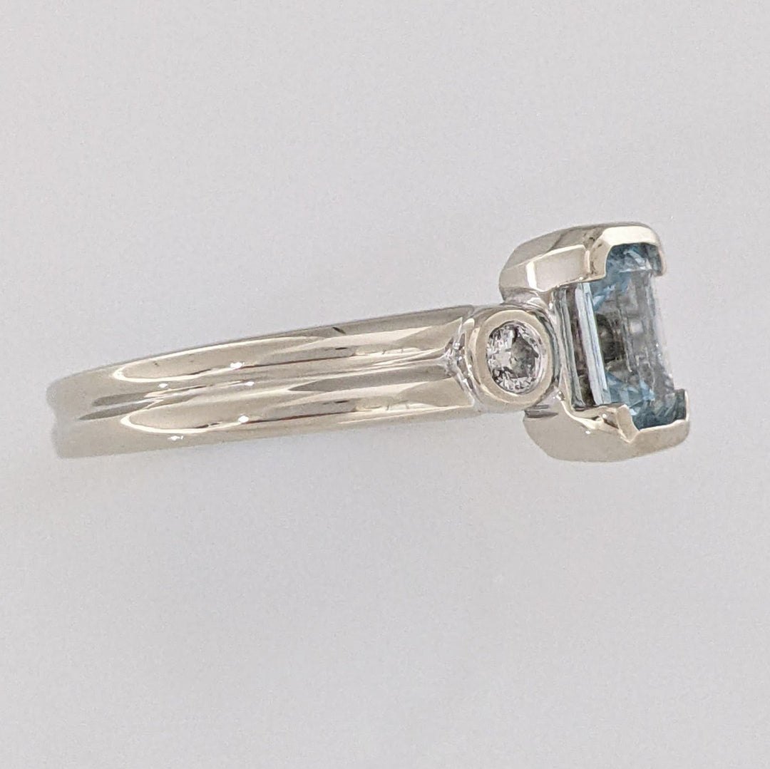 14K WHITE AQUAMARINE EMERALD CUT 4X6 HALF-BEZEL WITH .08 DIAMOND TOTAL WEIGHT (2) ROUND ESTATE RING 3.3 GRAMS