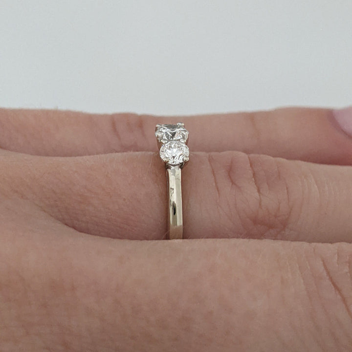 14K .51CTW SI2 I DIAMOND ROUND (3) ESTATE TRINITY RING 2.2 GRAMS