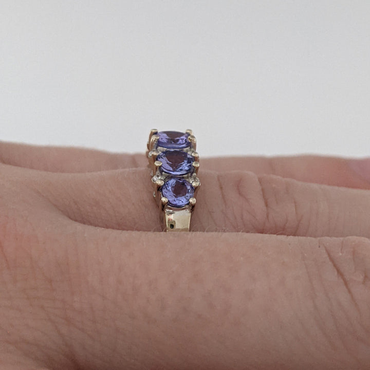 14K WHITE TANZANITE ROUND (5) 4.5MM WITH (8) MELEE ESTATE RING 3.1 GRAMS