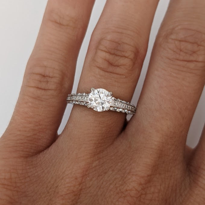 14K WHITE 1.30 CARAT TOTAL WEIGHT I1 H DIAMOND ROUND (37) ESTATE RING 4.9G