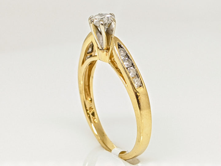 14K .73 CARAT TOTAL WEIGHT I1 G DIAMOND ROUND (9) ESTATE RING 3.2 GRAMS