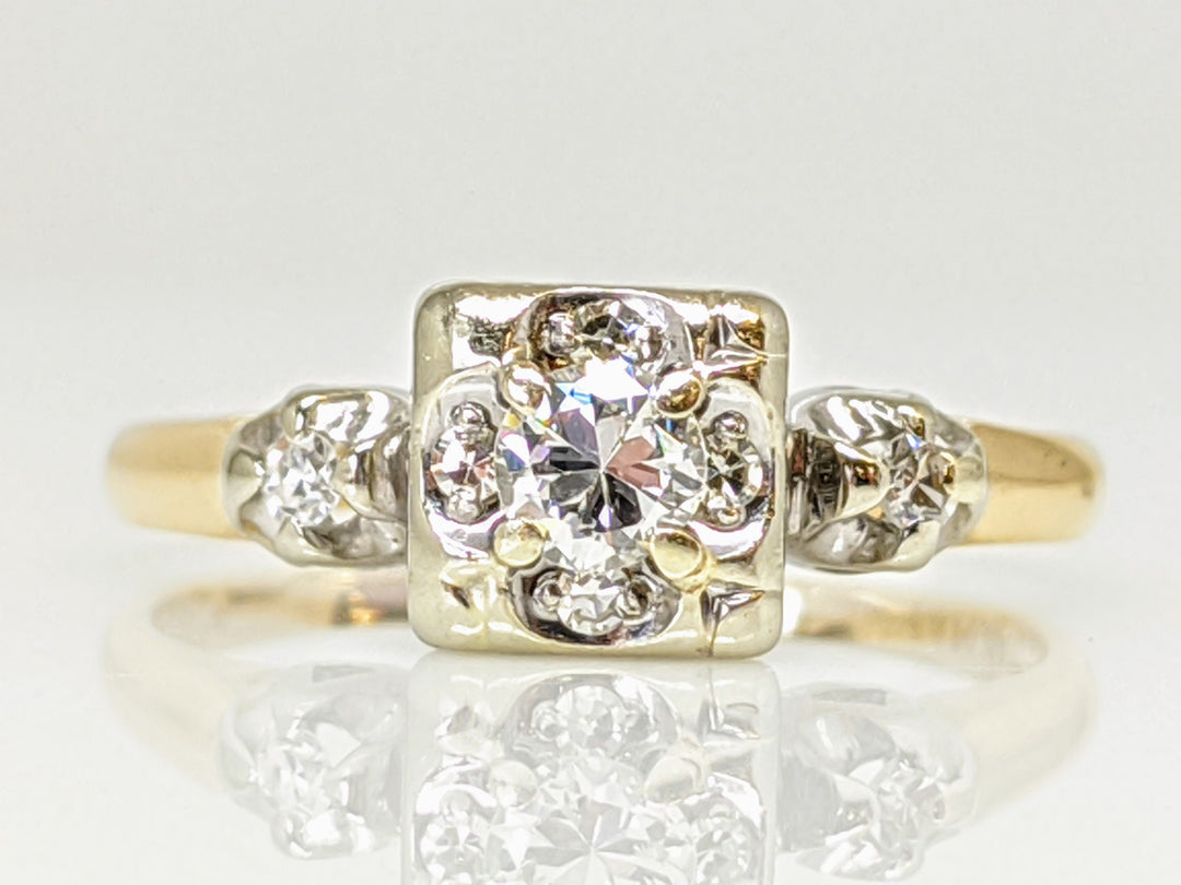 14K .23 CARAT TOTAL WEIGHT VS1 G DIAMOND ROUND (7) SQUARE TOP ESTATE RING 2.1 GRAMS