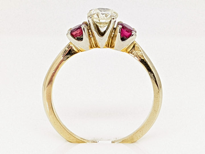 14K .52 CARAT TOTAL I1 I DIAMOND ROUND WITH (2) RUBY 3MM TRINITY ESTATE RING 2.6 GRAMS