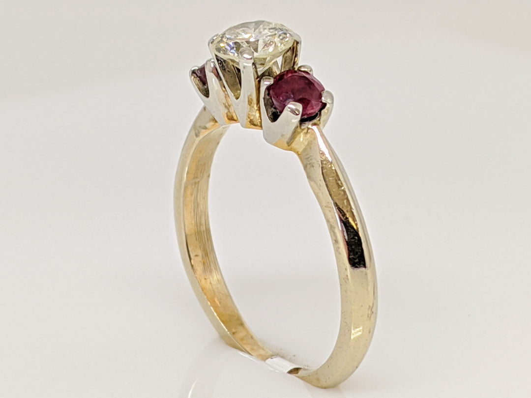 14K .52 CARAT TOTAL I1 I DIAMOND ROUND WITH (2) RUBY 3MM TRINITY ESTATE RING 2.6 GRAMS