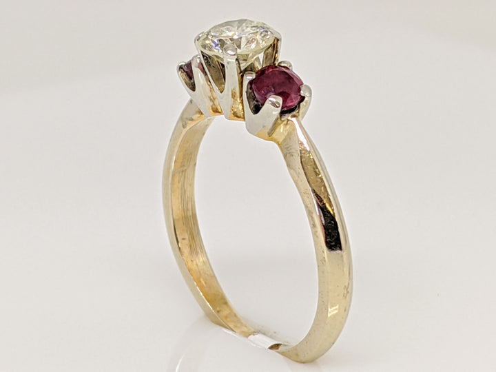 14K .52 CARAT TOTAL I1 I DIAMOND ROUND WITH (2) RUBY 3MM TRINITY ESTATE RING 2.6 GRAMS