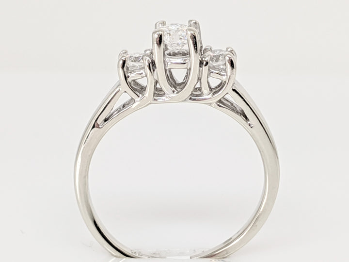 14K WHITE .42 CARAT TOTAL WEIGHT I1 G DIAMOND ROUND (3) TRINITY ESTATE RING 3.1 GRAMS