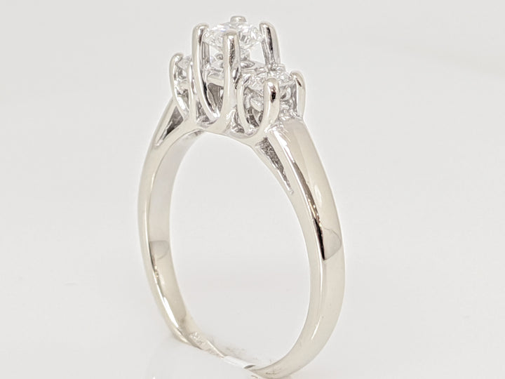 14K WHITE .42 CARAT TOTAL WEIGHT I1 G DIAMOND ROUND (3) TRINITY ESTATE RING 3.1 GRAMS