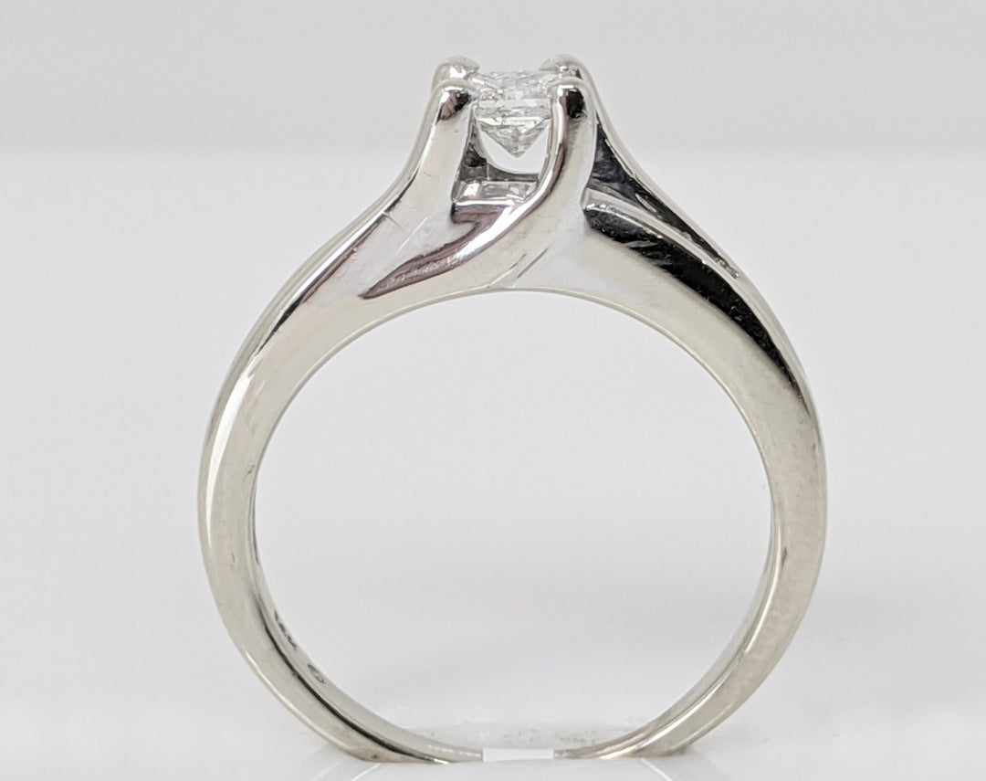 14K WHITE .55 CARAT TOTAL WEIGHT I1 G DIAMOND PRINCESS CUT (11) ESTATE RING 3.4 GRAMS