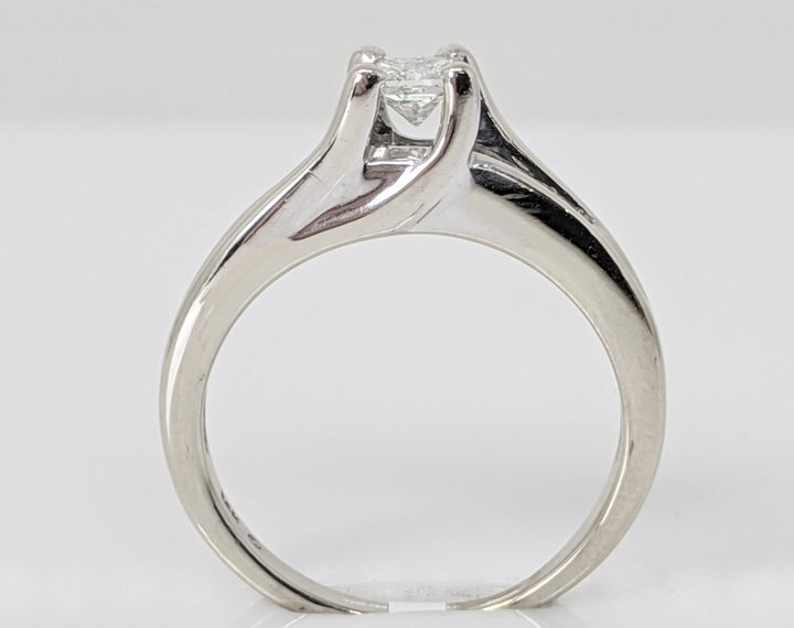 14K WHITE .55 CARAT TOTAL WEIGHT I1 G DIAMOND PRINCESS CUT (11) ESTATE RING 3.4 GRAMS