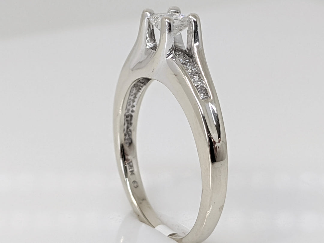 14K WHITE .55 CARAT TOTAL WEIGHT I1 G DIAMOND PRINCESS CUT (11) ESTATE RING 3.4 GRAMS