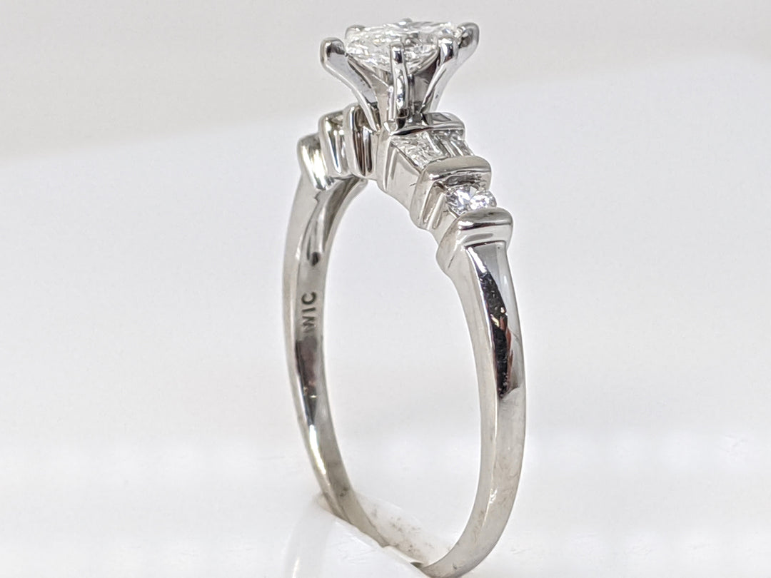 PLATINUM .41 CARAT TOTAL WEIGHT I1 F DIAMOND (1) MARQUISE CUT WITH (4) BAGUETTE CUT (2) ROUND ESTATE RING 4.0 GRAMS