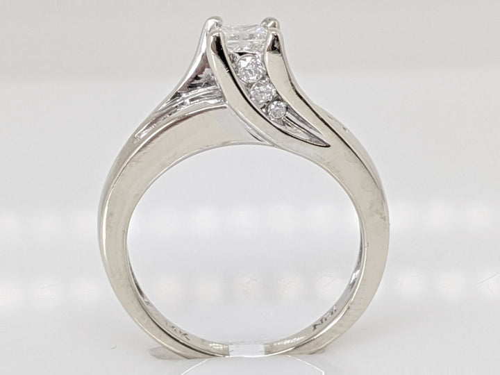 14K WHITE .41 CARAT TOTAL WEIGHT I1 I DIAMOND PRINCESS CUT (1) ROUND (11) BYPASS ESTATE RING 3.7 GRAMS