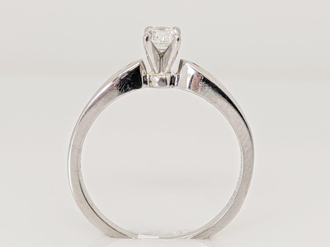 PLATINUM .29 CARAT TOTAL WEIGHT I1 H DIAMOND ROUND (9) ESTATE RING 3.7 GRAMS