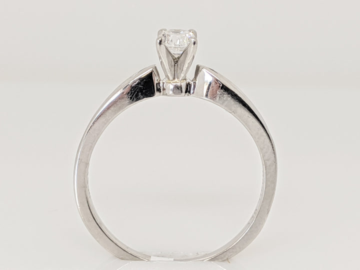 PLATINUM .29 CARAT TOTAL WEIGHT I1 H DIAMOND ROUND (9) ESTATE RING 3.7 GRAMS