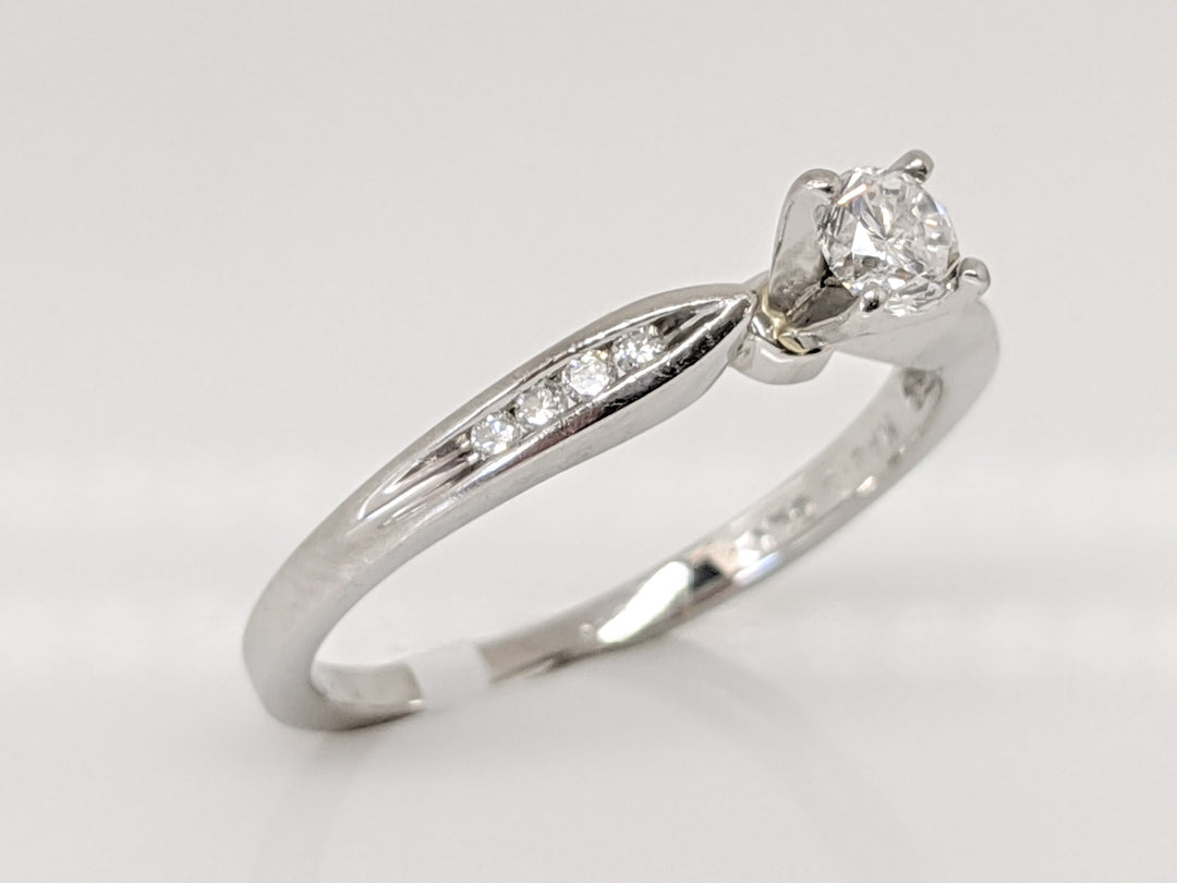 PLATINUM .29 CARAT TOTAL WEIGHT I1 H DIAMOND ROUND (9) ESTATE RING 3.7 GRAMS