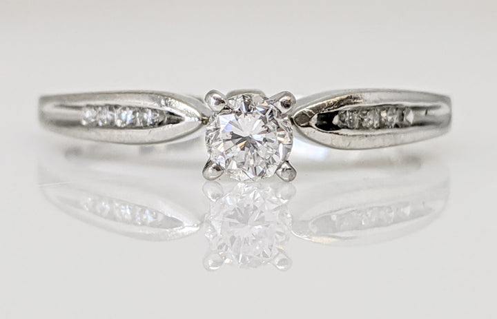 PLATINUM .29 CARAT TOTAL WEIGHT I1 H DIAMOND ROUND (9) ESTATE RING 3.7 GRAMS