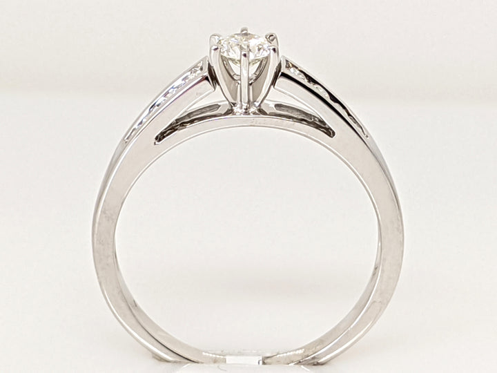 14K WHITE .41 CARAT TOTAL WEIGHT I1 G DIAMOND ROUND (9) ESTATE RING 2.7 GRAMS