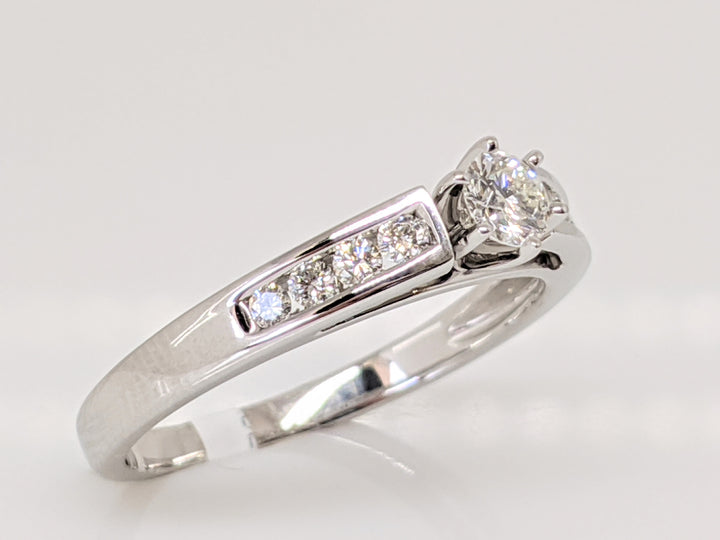 14K WHITE .41 CARAT TOTAL WEIGHT I1 G DIAMOND ROUND (9) ESTATE RING 2.7 GRAMS