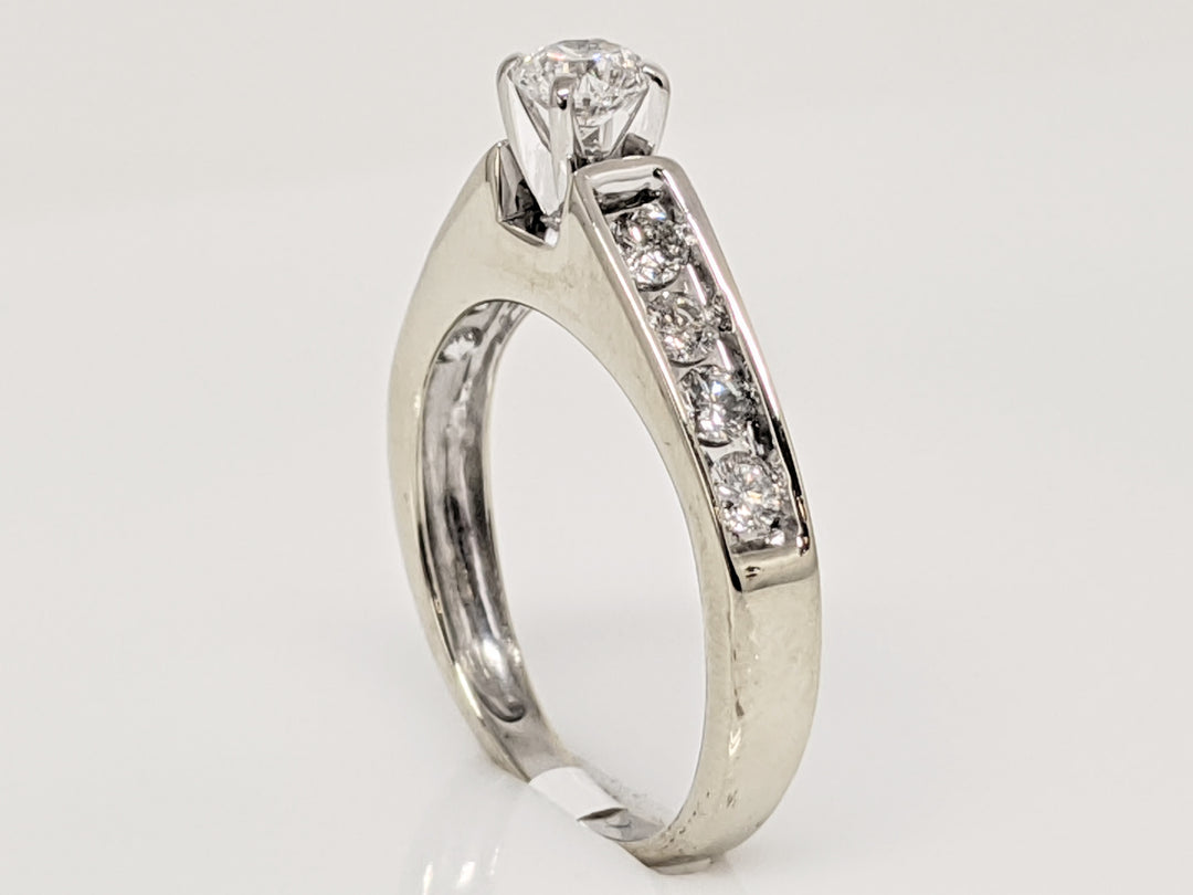 14KW .64 CARAT TOTAL WEIGHT I1 E DIAMOND ROUND (9) ESTATE RING 2.6 GRAMS