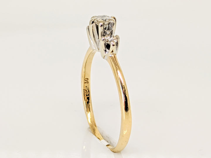 14K .30 CARAT TOTAL WEIGHT SI K DIAMOND ROUND TRINITY ESTATE RING