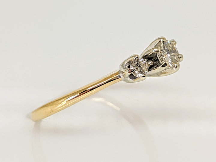 14K .30 CARAT TOTAL WEIGHT SI K DIAMOND ROUND TRINITY ESTATE RING