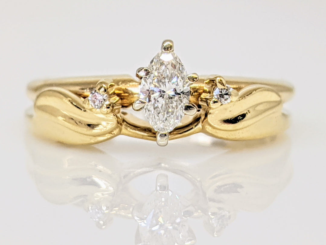 14K .28 CARAT TOTAL WEIGHT SI2 I DIAMOND MARQUISE CUT WITH (2) ROUND ESTATE SET 3.8 GRAMS
