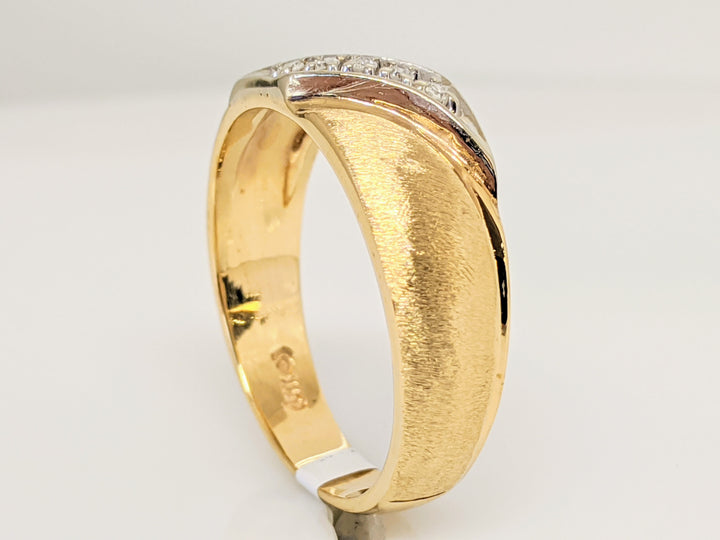 14K .08 CARAT TOTAL WEIGHT I1 G DIAMOND ROUND (5) ESTATE BAND 6.2 GRAMS